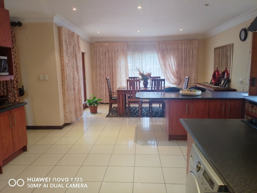 3 Bedroom Property for Sale in Kosmos Ridge North West